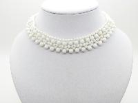 Vintage 50s Pretty and Feminine White Glass Bead Choker Necklace