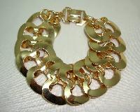 Vintage 50s Attractive Wide Gold Figure of Eight Fancy Link Bracelet 