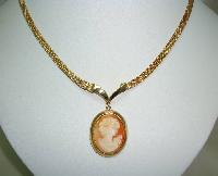 £35.00 - Vintage 60s Beautiful Oval Cameo Pendant on Gold Mesh Collar Necklace