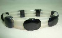 £22.00 - Vintage 70s Contemporary Black and White Glass Stretch Bracelet