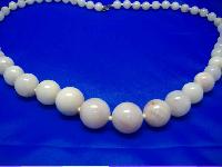 Vintage 50s Chunky Cream Marble Effect Plastic Lucite Bead Necklace