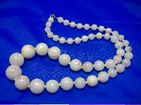 Vintage 50s Chunky Cream Marble Effect Plastic Lucite Bead Necklace
